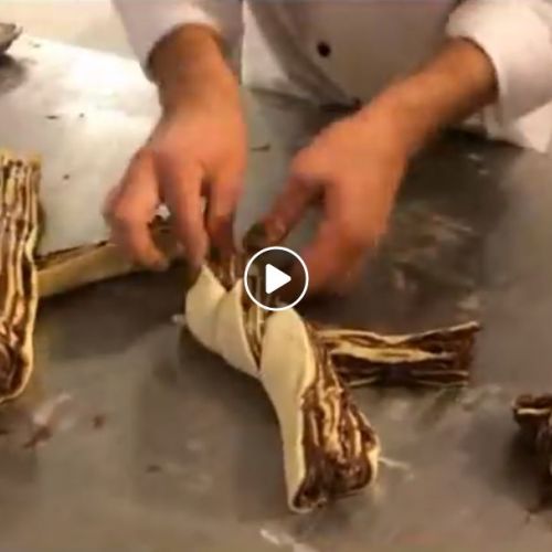 Így készül a csokis babka - Videó